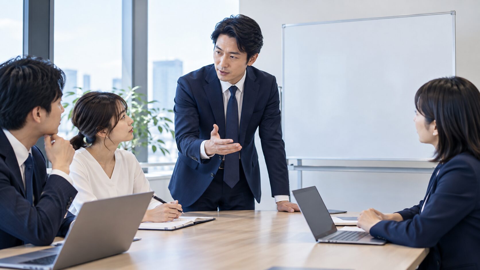 チームで守るべきルールと任せる範囲を話し合う場面